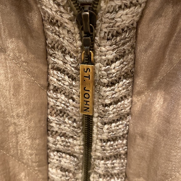 St John Sport Vest - Picture 5 of 9